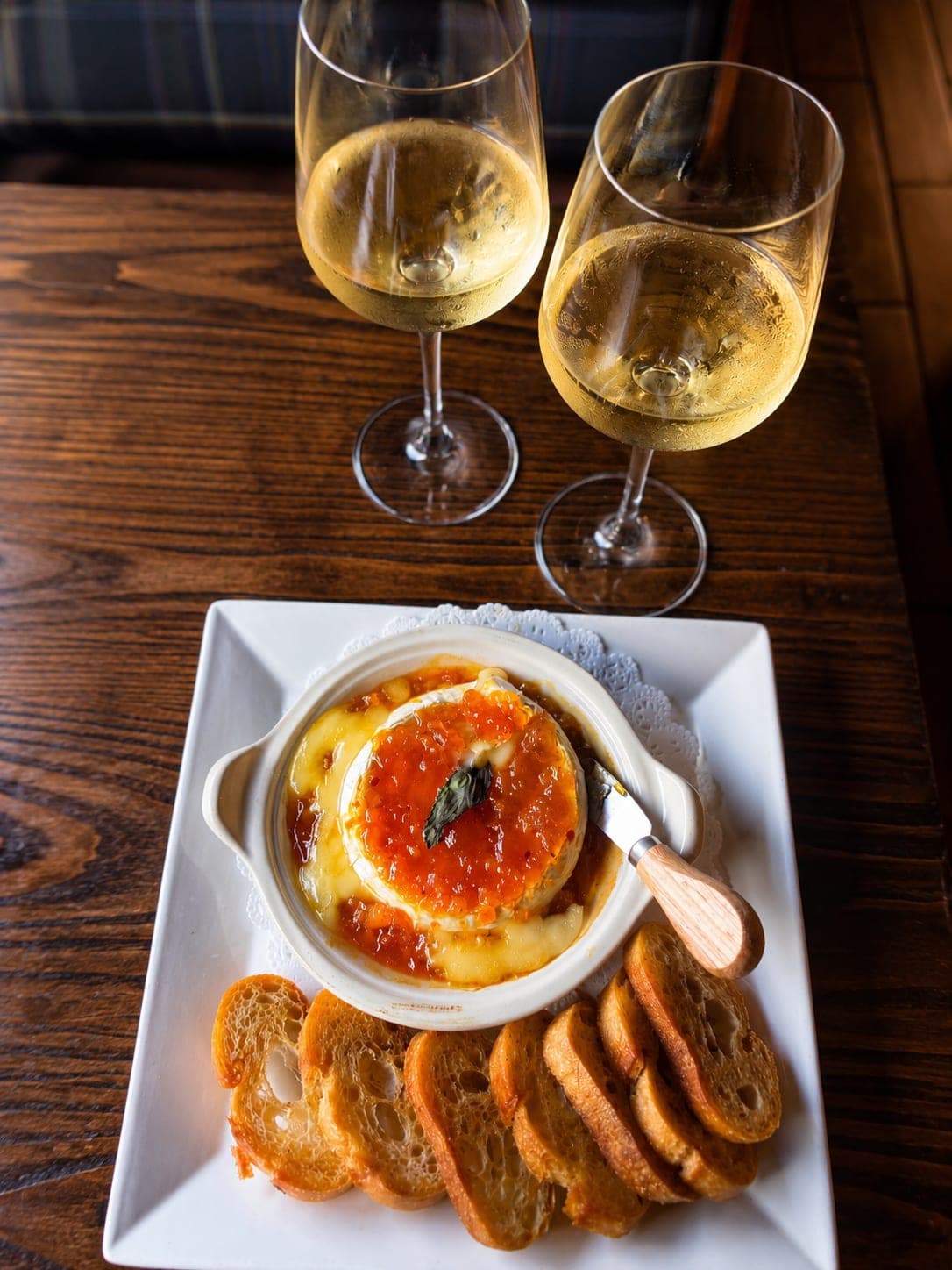 Chablis with warm baked brie and baguette – happy hour pairing on the Main Line PA